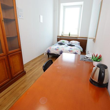 Fantastic Waw - C19 Room E Варшава Екстериор снимка
