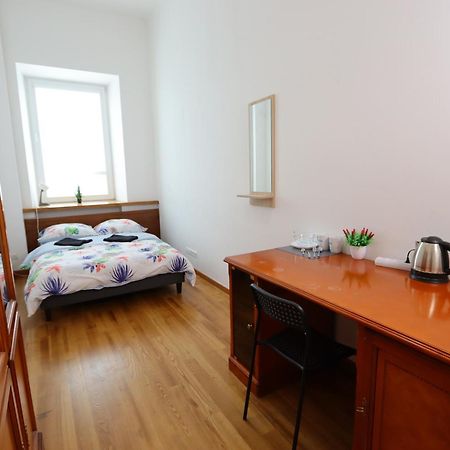 Fantastic Waw - C19 Room E Варшава Екстериор снимка